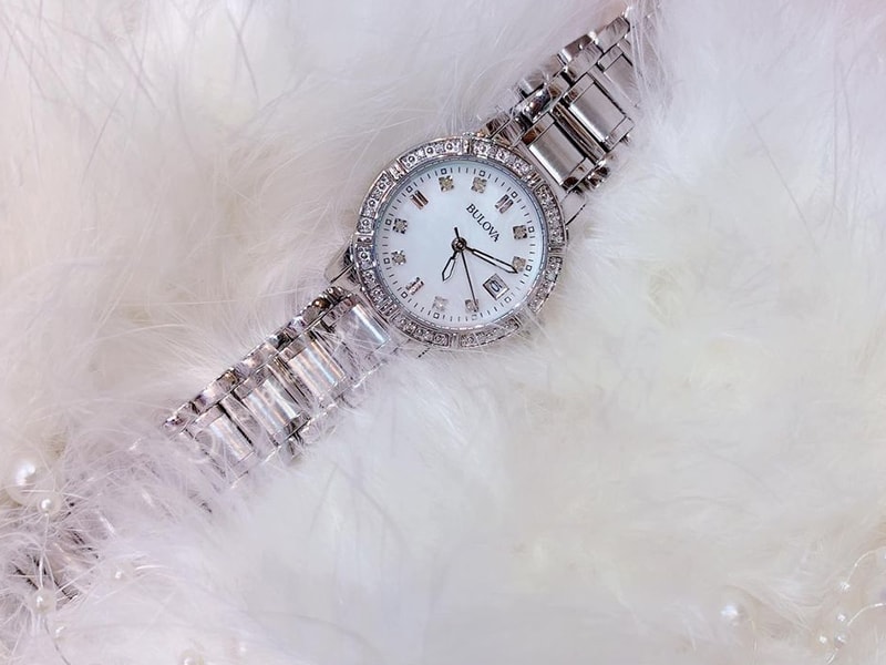 Đồng hồ Rolex nữ đính kim cương – Đẳng cấp trong từng chi tiết nhỏ